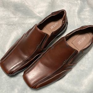 Brown dress shoes only worn 2-3 times.